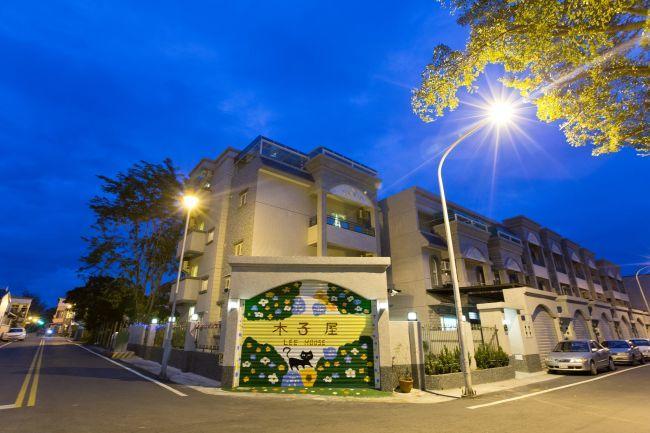 Отель 木子屋民宿lee House Гуаньшань Экстерьер фото